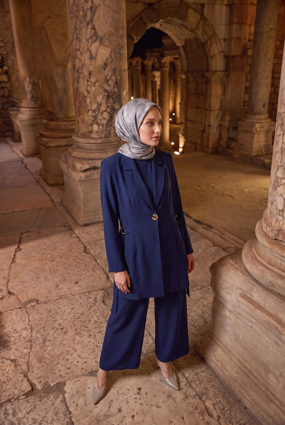 armine-trend-klasik-yaka-aksesuar-deta-7-cdae